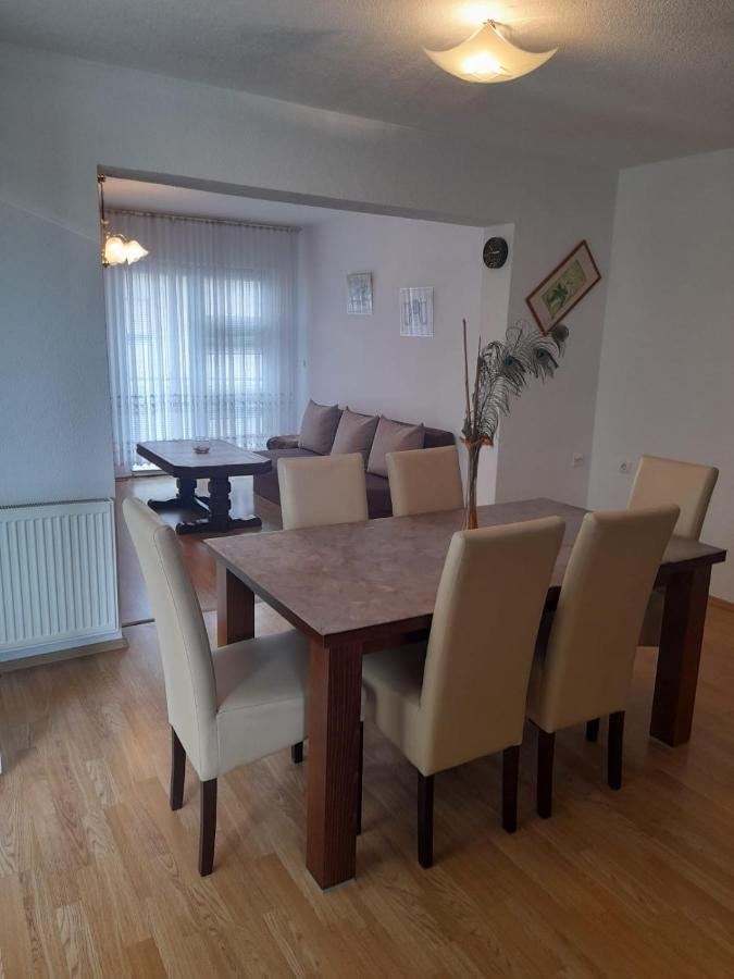 Apartman Sana Lux Leilighet Sanski Most Eksteriør bilde